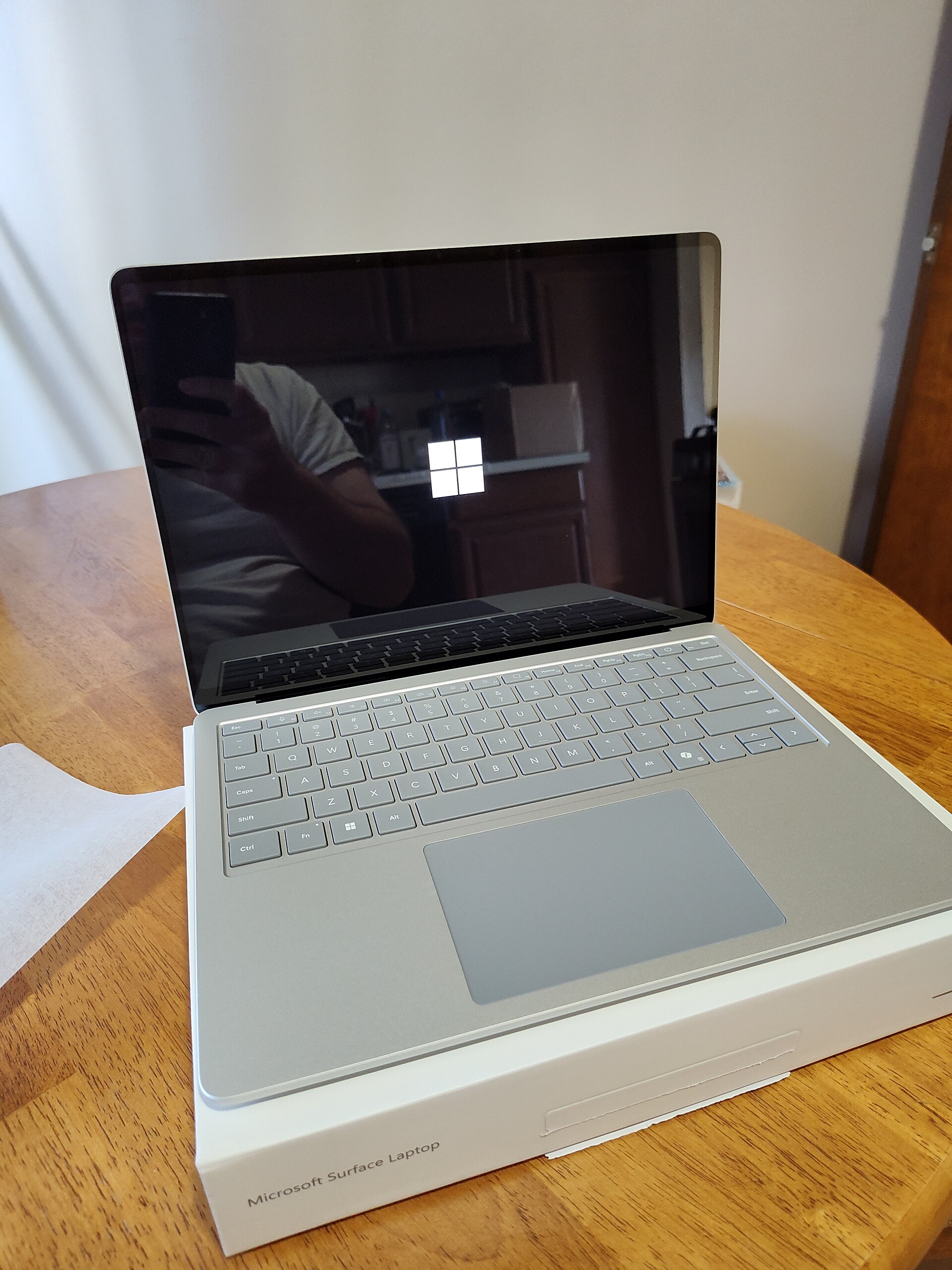 Modern laptop with battery percentage reporting issue